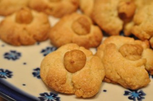 Småkager med mandelmel & chokoladeknapper 