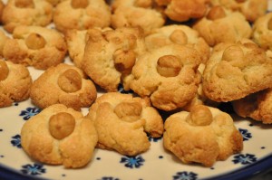 Småkager med mandelmel & chokoladeknapper 