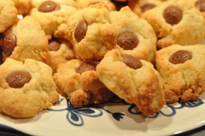 Småkager med mandelmel & chokoladeknapper 