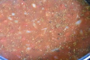 Tomatsuppe med fløde - nem spicy opskrift