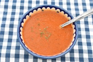 Tomatsuppe med fløde - nem spicy opskrift
