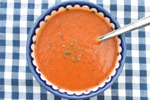 Tomatsuppe med fløde - nem spicy opskrift