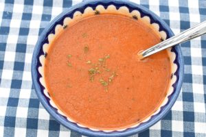 Tomatsuppe med fløde - nem spicy opskrift