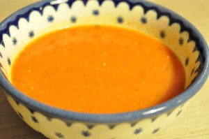 Nem og lækker krydret tomatsuppe med fløde