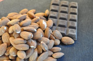 Italienske småkager med mandler, chokolade og kirsebær