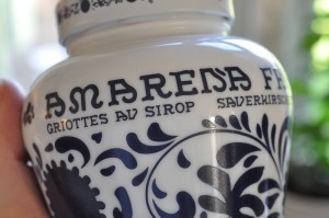 Italienske småkager med mandler, chokolade og kirsebær