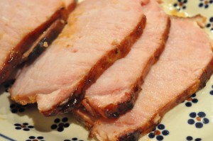 Glaseret hamburgerryg med hasselback kartofler