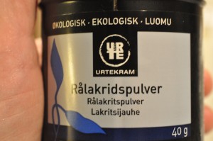 Marcipankugler med lakrids - af lakridsmarcipan