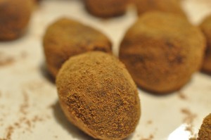 Marcipankugler med lakrids - af lakridsmarcipan