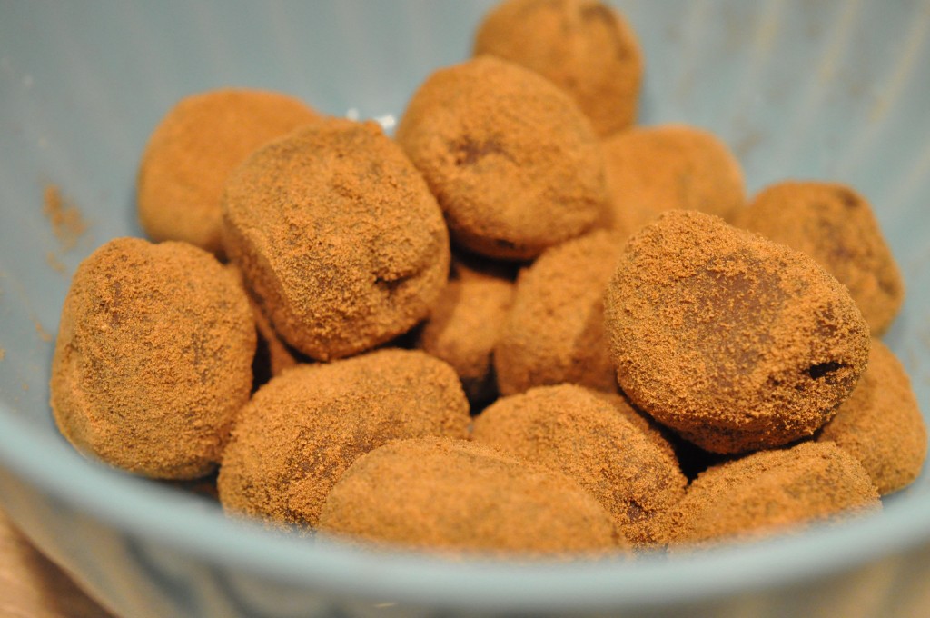 Marcipankugler med lakrids - af lakridsmarcipan