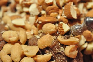 Chokoladesmåkager med peanuts - nem opskrift