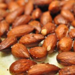 Ristede snack mandler med salt og krydderi