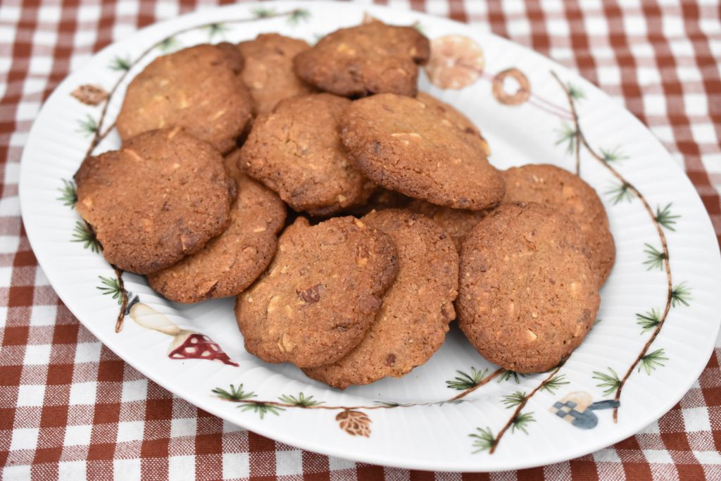 Julecookies med mandler & chokolade - opskrift