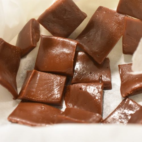 Flødekarameller med chokolade - nem opskrift