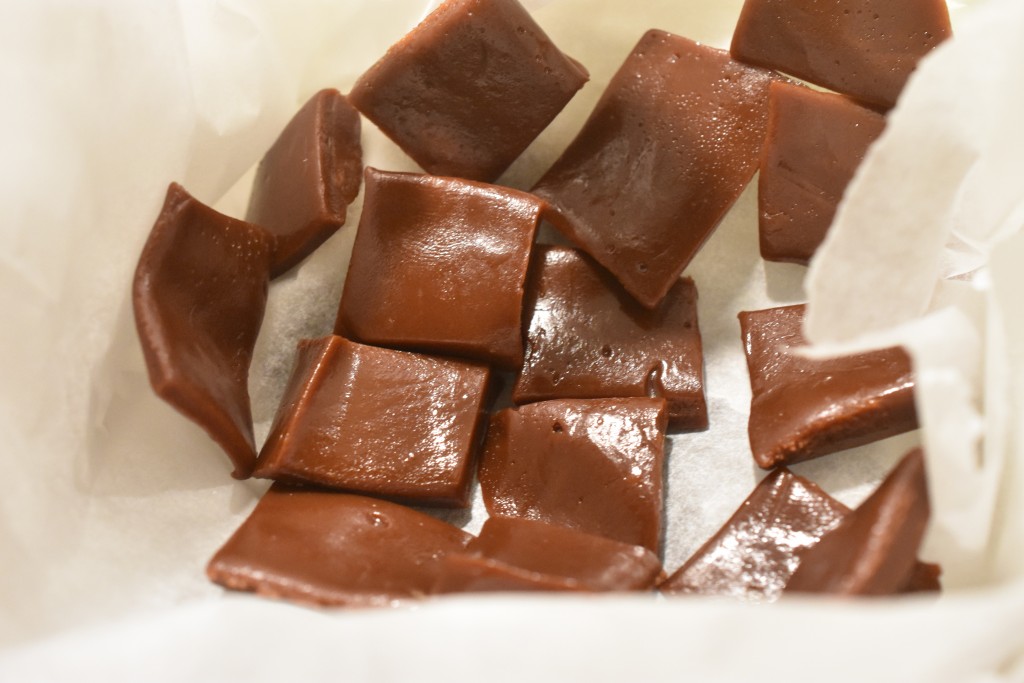 DSC_0871 • nogetiovnen.dk Flødekarameller med chokolade - nem opskrift