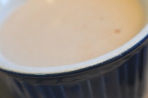 Creme brulee med nougat og mandelknas