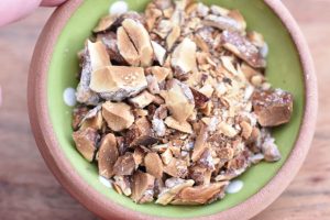 Ymerfromage med mandel krokant - opskrift