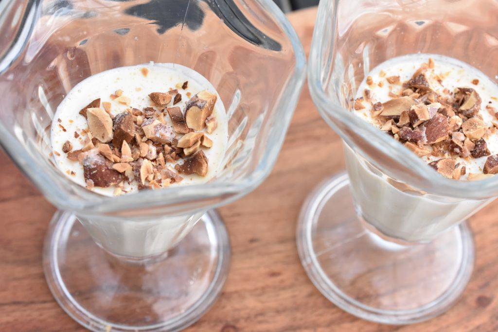 Ymerfromage med mandel krokant - opskrift