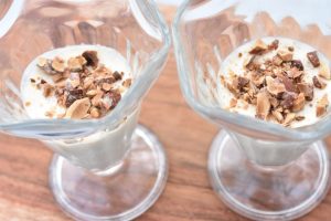 Ymerfromage med mandel krokant - opskrift