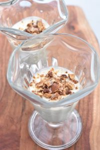 Ymerfromage med mandel krokant - opskrift