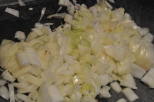 oteletter i stegeso med tomat & flødesovs 