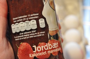 Hjemmebagt kringle med marcipan og jordbærsyltetøj - nem opskrift
