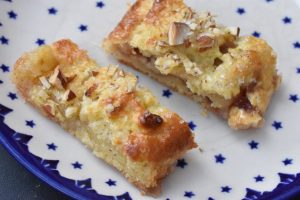 Hjemmebagt kringle med marcipan og jordbærsyltetøj - nem opskrift