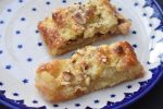 Hjemmebagt kringle med marcipan og syltetøj - nem opskrift