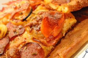 Nemme pizzaer med grahamsmel og lækkert fyld