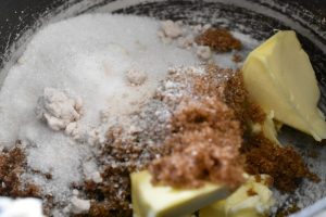 Grove cookies med tranebær og chokolade