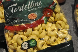 Tortellini ret med fløde og bacon - nem opskrift