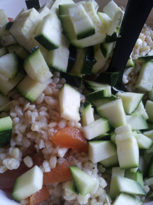 Bulgur salat med abrikos - grilltilbehør opskrift