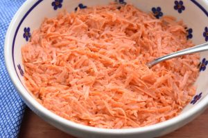 Gulerodstzatziki - nem tzatziki med gulerødder
