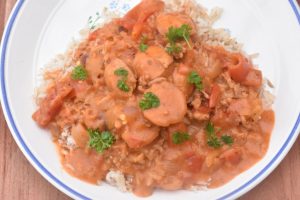 Pølsegryde nem opskrift med hakket svinekød