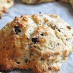 Scones med æble og chokolade nem opskrift