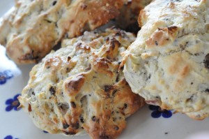 Scones med æble og chokolade nem opskrift