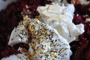 Rødbedetzatziki - nem tzatziki med rødbeder