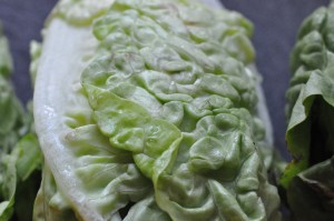 Flæskesteg med hasselback kartofler og salat