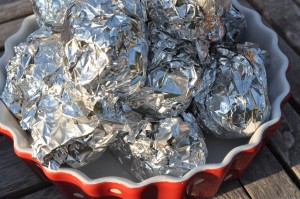 DSC_5229 • nogetiovnen.dk Bagekartofler - bagte kartofler i ovn med hvidløgssmør