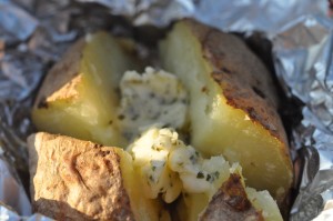 Bagekartofler - bagte kartofler med hvidløgssmør