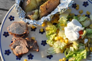 Svinemørbrad i ovn med bagekartofler & salat