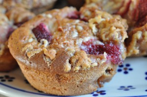 DSC_5323 • nogetiovnen.dk Jordbær muffins - opskrift på saftige muffins