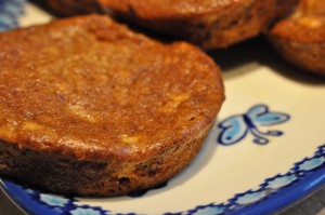 Banankage og bananmuffins uden chokolade - med mange bananer