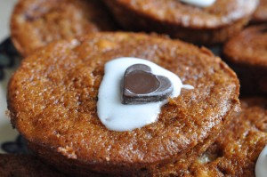 Banankage og bananmuffins uden chokolade - med mange bananer