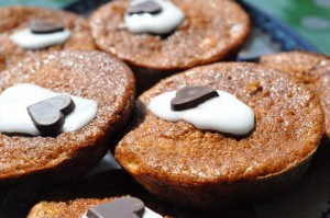 Banankage og bananmuffins uden chokolade - med mange bananer