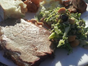 Grillbuffet og himmel og hav i Mariager