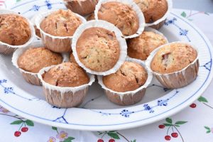 Rabarbermuffins med hvid chokolade & kokos