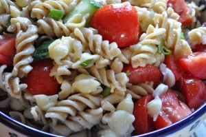 Pastasalat med grønt og olie eddike dressing