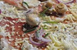 Pizza a la flammkuchen med skinke og løg