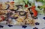 Pizza a la flammkuchen med skinke og løg